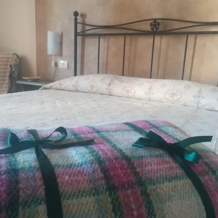 הוילה קסטליונה דלה פסקאיה Agriturismo Valbona מראה חיצוני תמונה