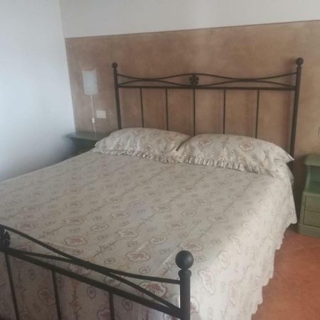 הוילה קסטליונה דלה פסקאיה Agriturismo Valbona מראה חיצוני תמונה